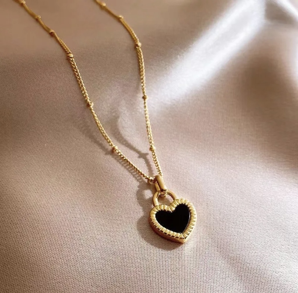 Premium Black Heart Pendant Necklace