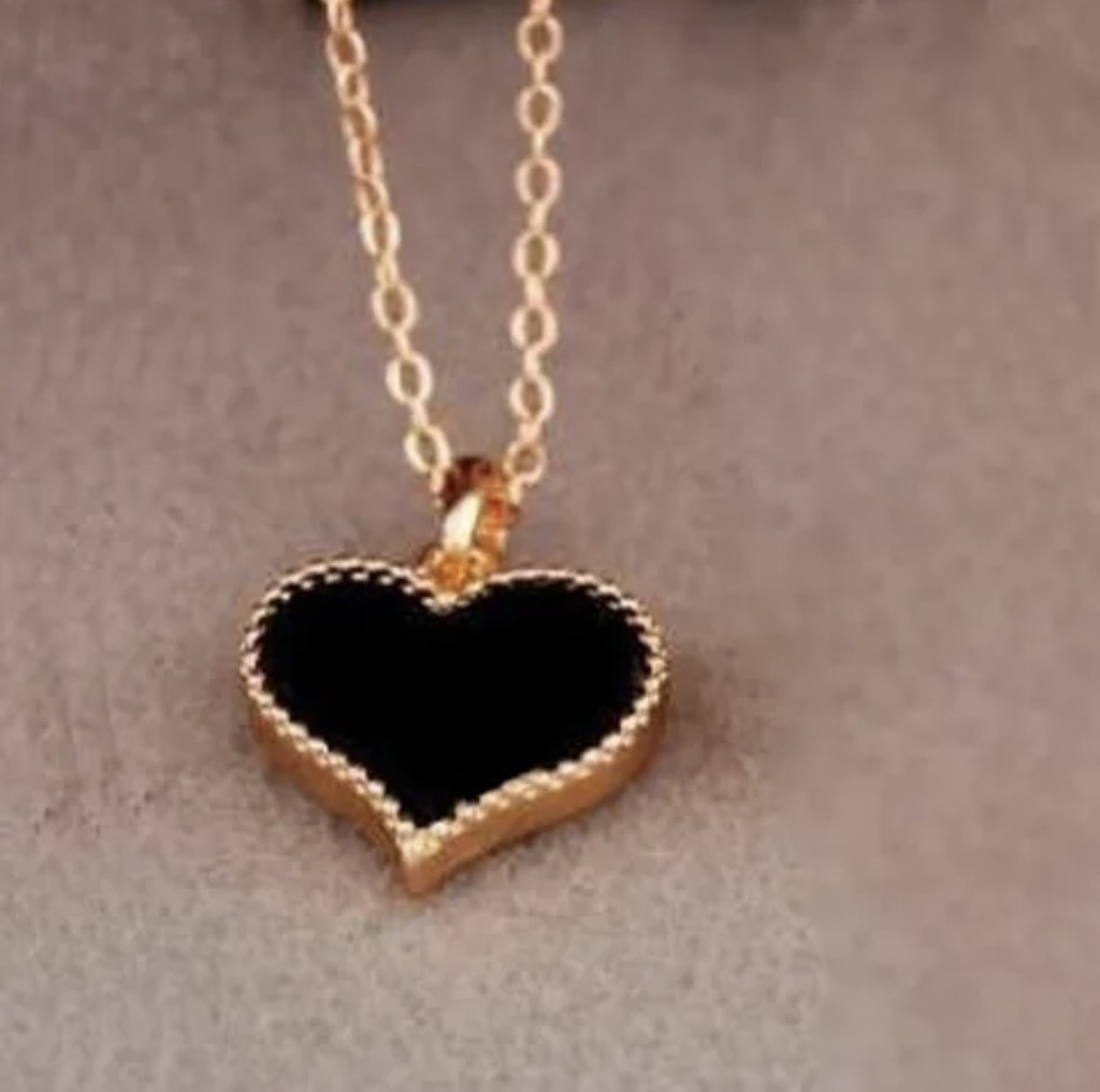 Black Heart Pendant Necklace