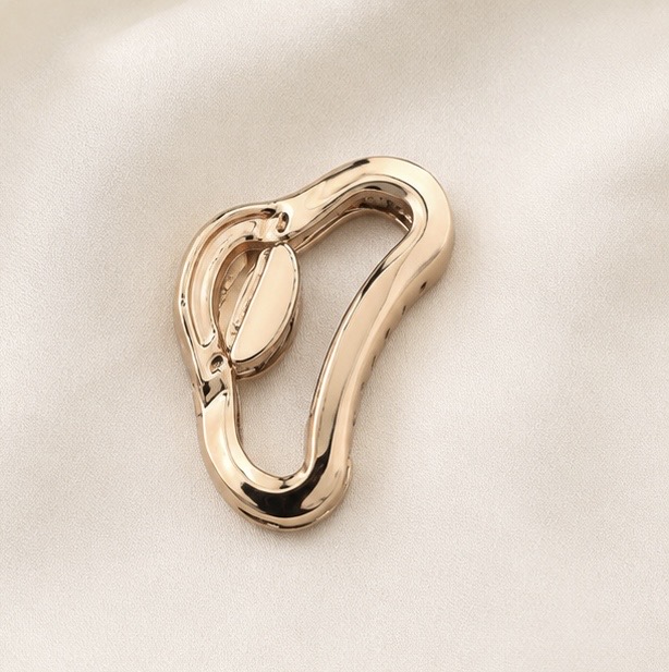 Elegant Rose Gold Heart-Shaped Hair Claw