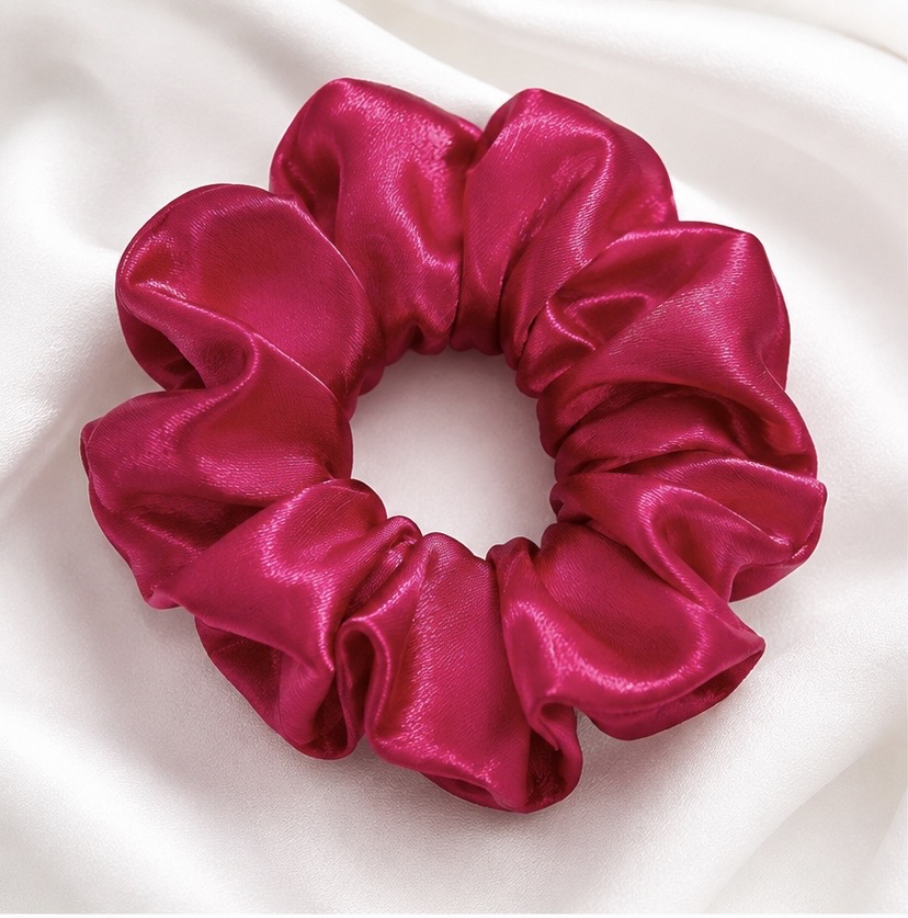 Shiny Organza Scrunchie – Magenta Pink