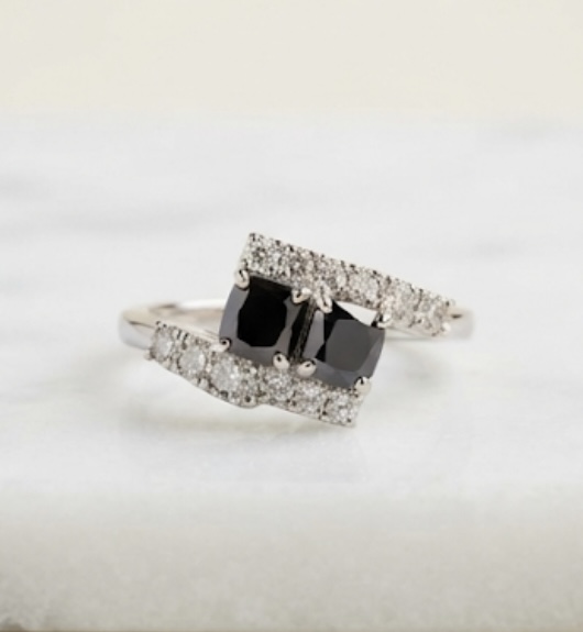 Asymmetric Black Stone Fashion Ring