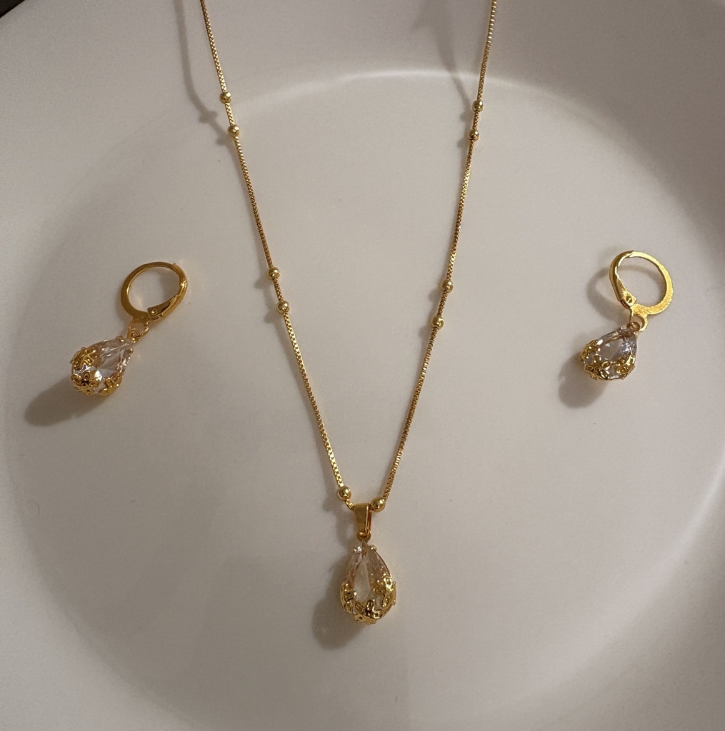 Imitation Golden Finish Jewelry Featuring Transparent Crystal Stone Teardrop Design