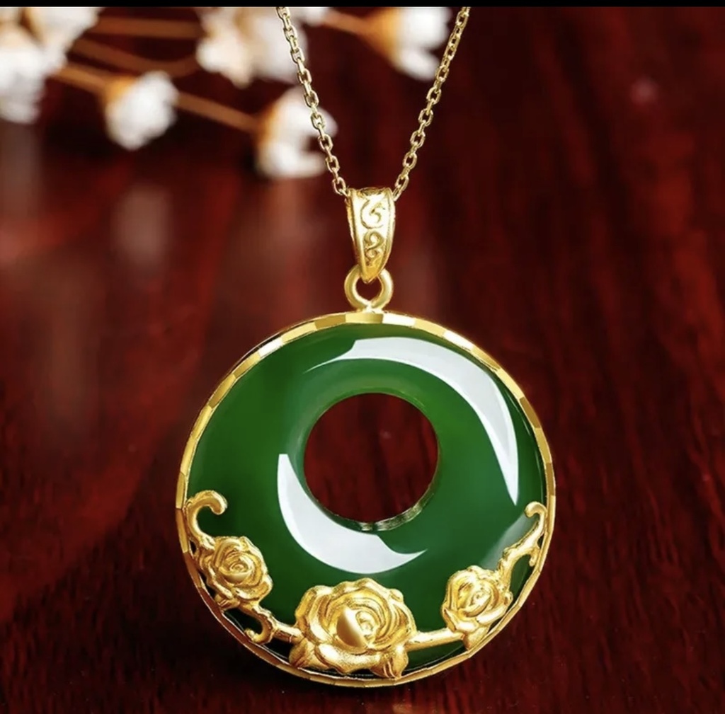 Lueur Green Flower Pendant Necklace -Unisex Necklace
