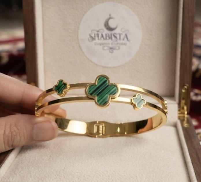 Lueur Green Clover Open CUFF BRACELET - ANTI TARNISH (Stainless Steel)