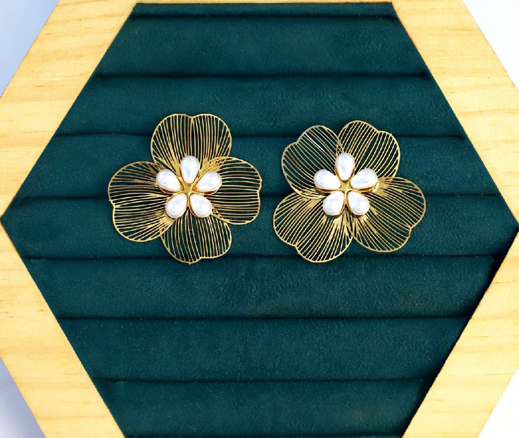 22k Gold-Plated Pearls Beaded Korean Floral Shaped Stud Earrings