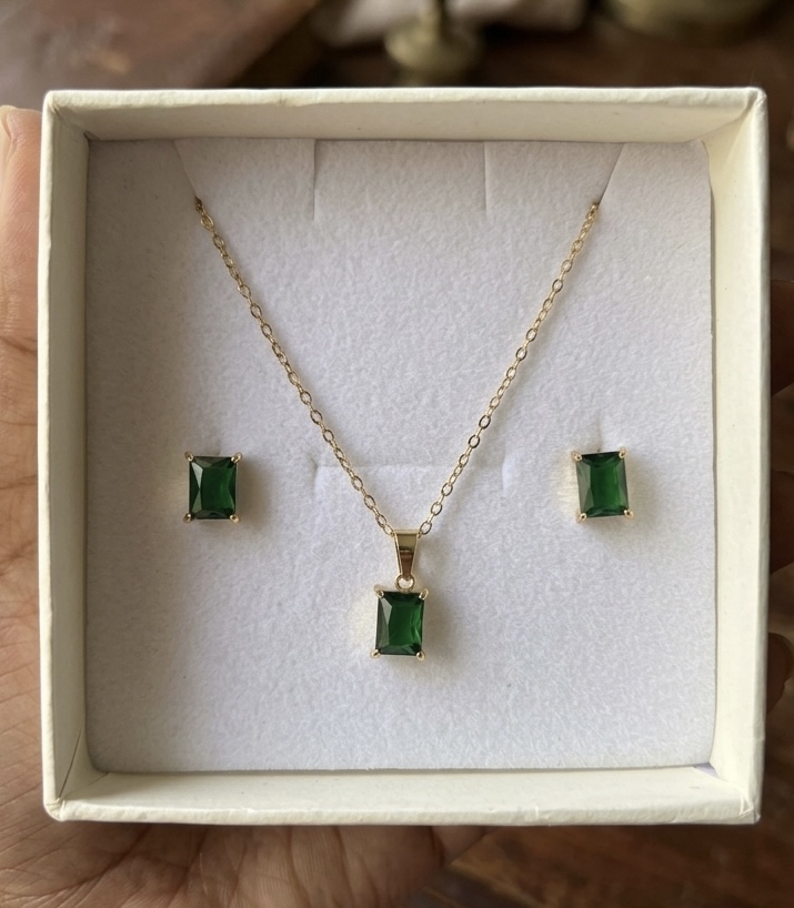 22K Gold Plated Emerald Green Minimalist Necklace Set